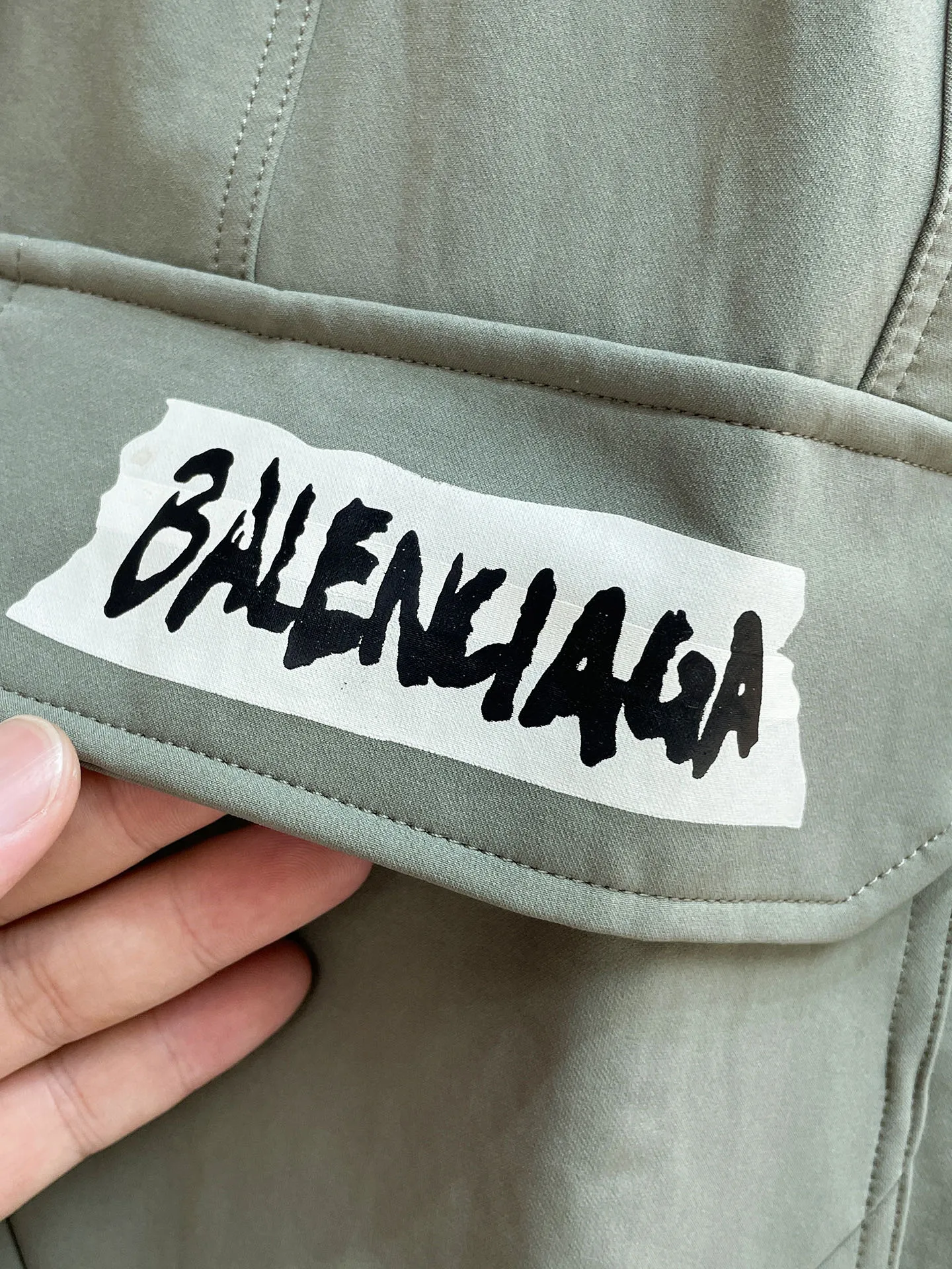 Balenciaga [High Version] 2026 Autumn and Winter latest products, available at counters at the same time, Original product, fashionable casual trousers and casual trousers, using imported original fabrics, top-grade embroidery 🪡 craft letter pattern logo, original hardware accessories decoration, simple yet fashionable, fashionable and handsome upper body, Sizes: M-3XL